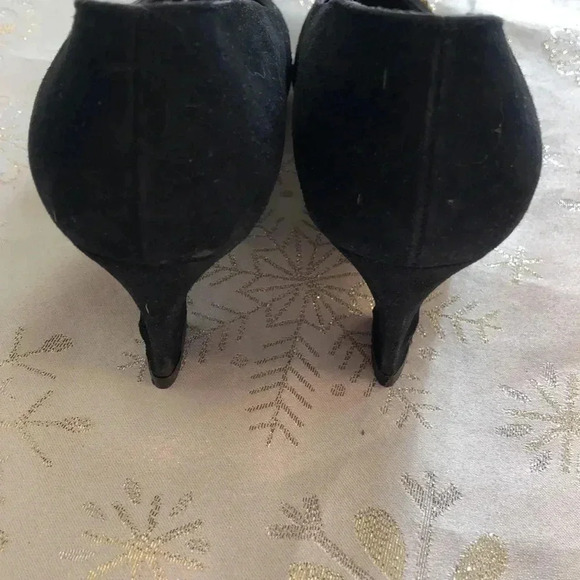 Vintage 80s Stuart Weitzman for Mr. Seymour black suede pumps - Picture 4 of 7